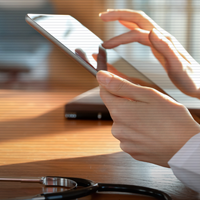 Wydajna sieć Wi-Fi w obszarach in-room - Model AI-native dla sektora Healthcare, HORECA, Retail